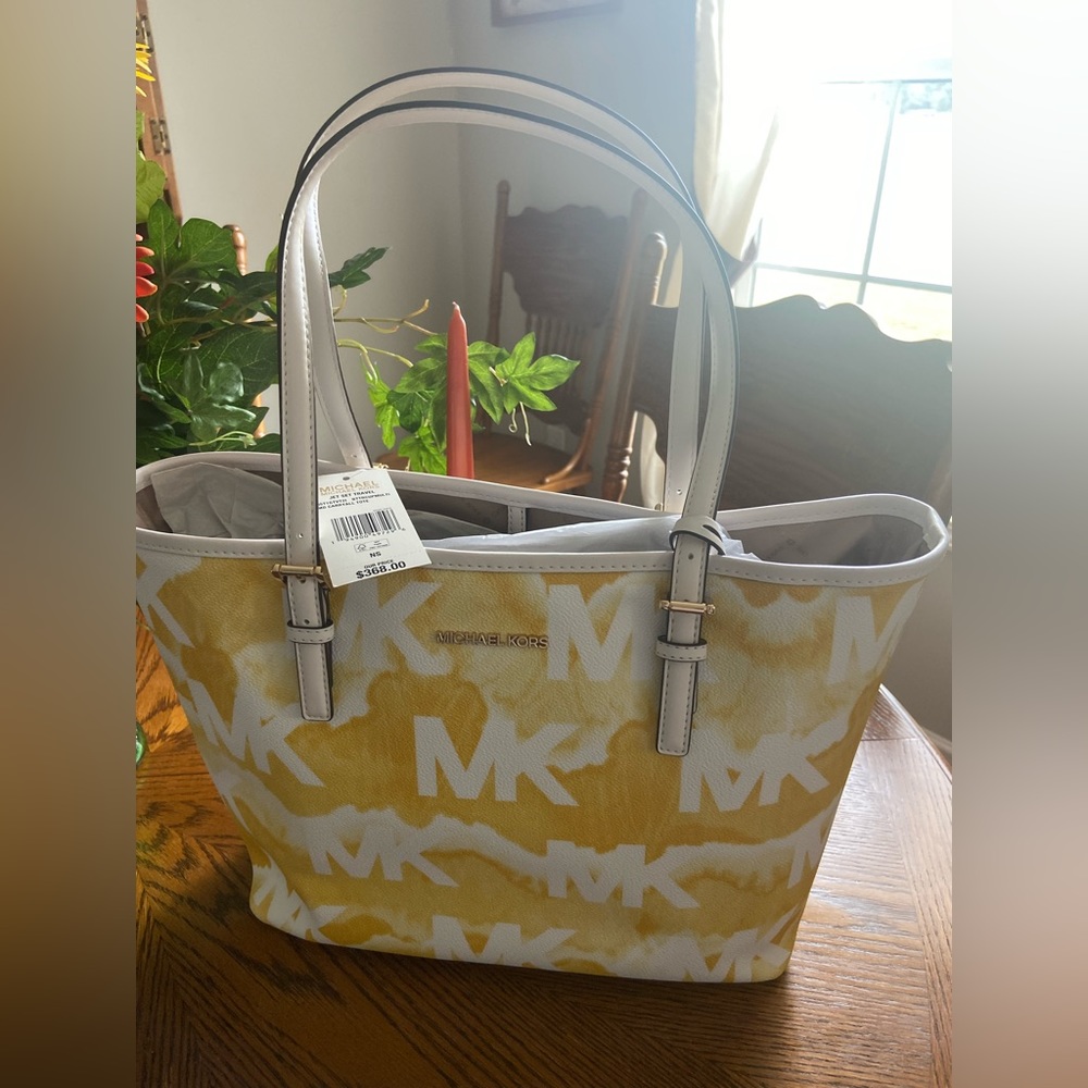 Michael Kors Jet Set Travel Medium Carryall Tote Logo Signature Bag - Buttercup